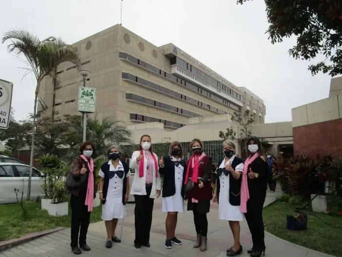 Voluntarias del MRE durante la visita al INEN