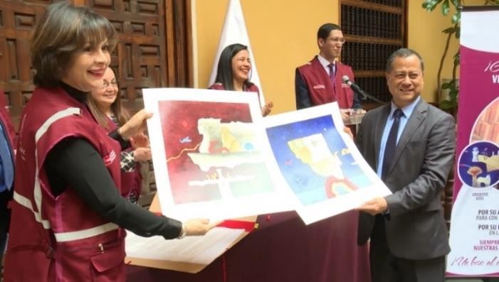 Entrega de los grabados Azul y Rojo durante el sorteo