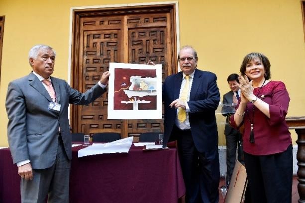 Ceremonia de entrega del grabado a ganador