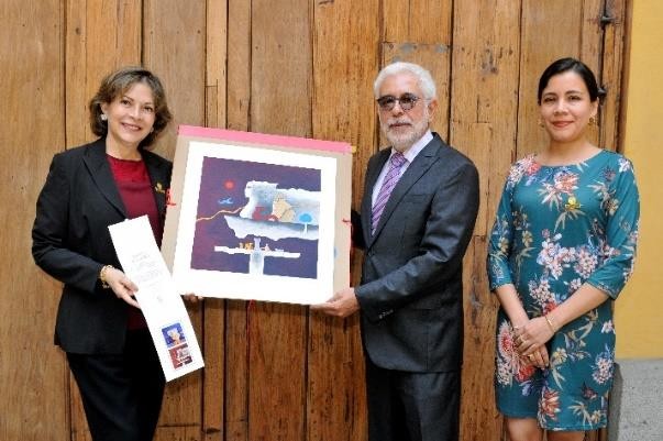 Ganadores y representantes durante la entrega